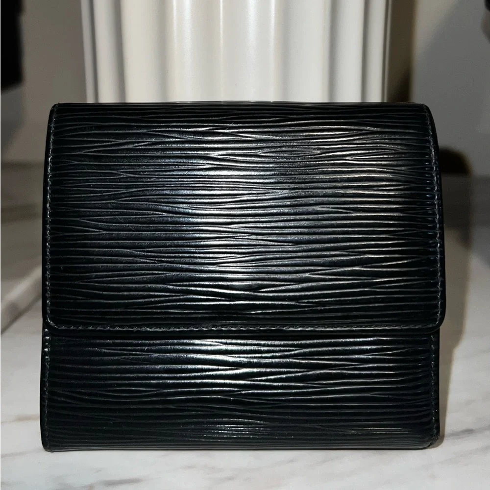 Louis Vuitton Epi Leather Trifold Wallet - Picture 2 of 11